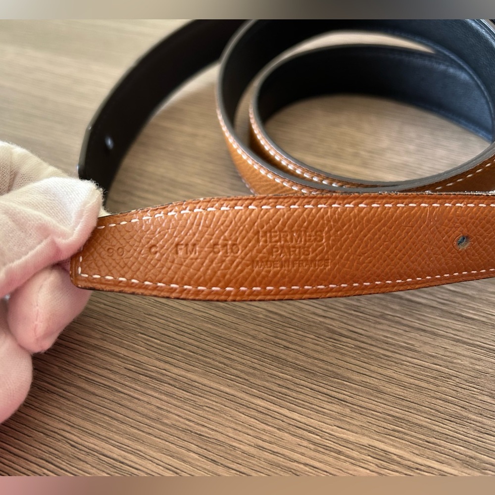 Hermes 24mm Noir / Gold Reversible Leather Belt Silver H
Buckle, Size 90 - Picture 6 of 17